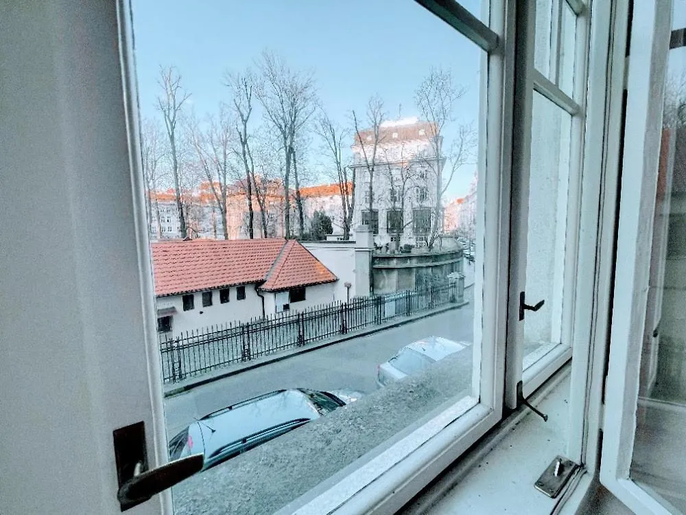 Black & White Flat For 2 / Peaceful / Jewish Quarter Apartment Prague